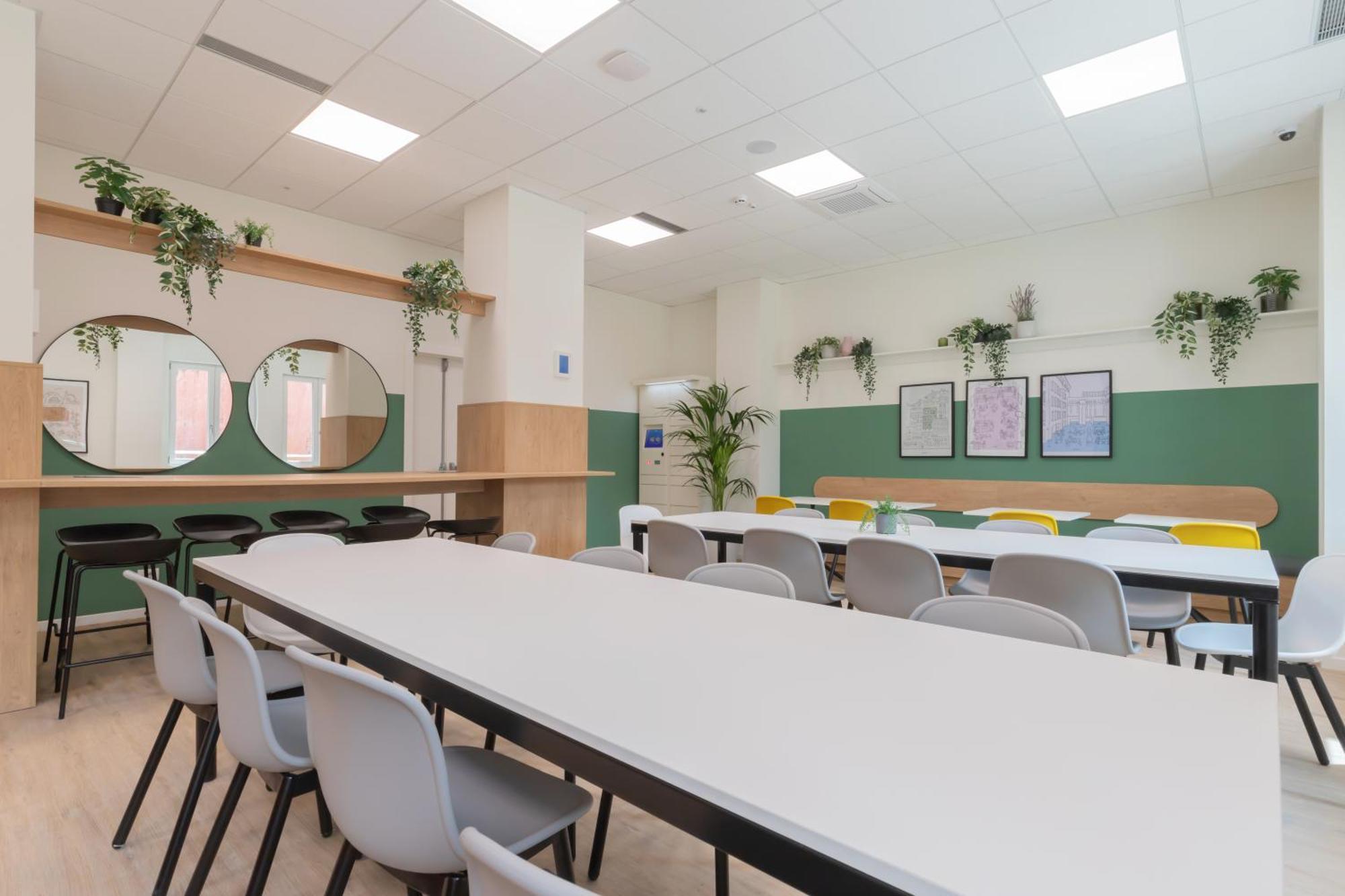Well-Located Campus Rooms Near City Park 밀라노 외부 사진