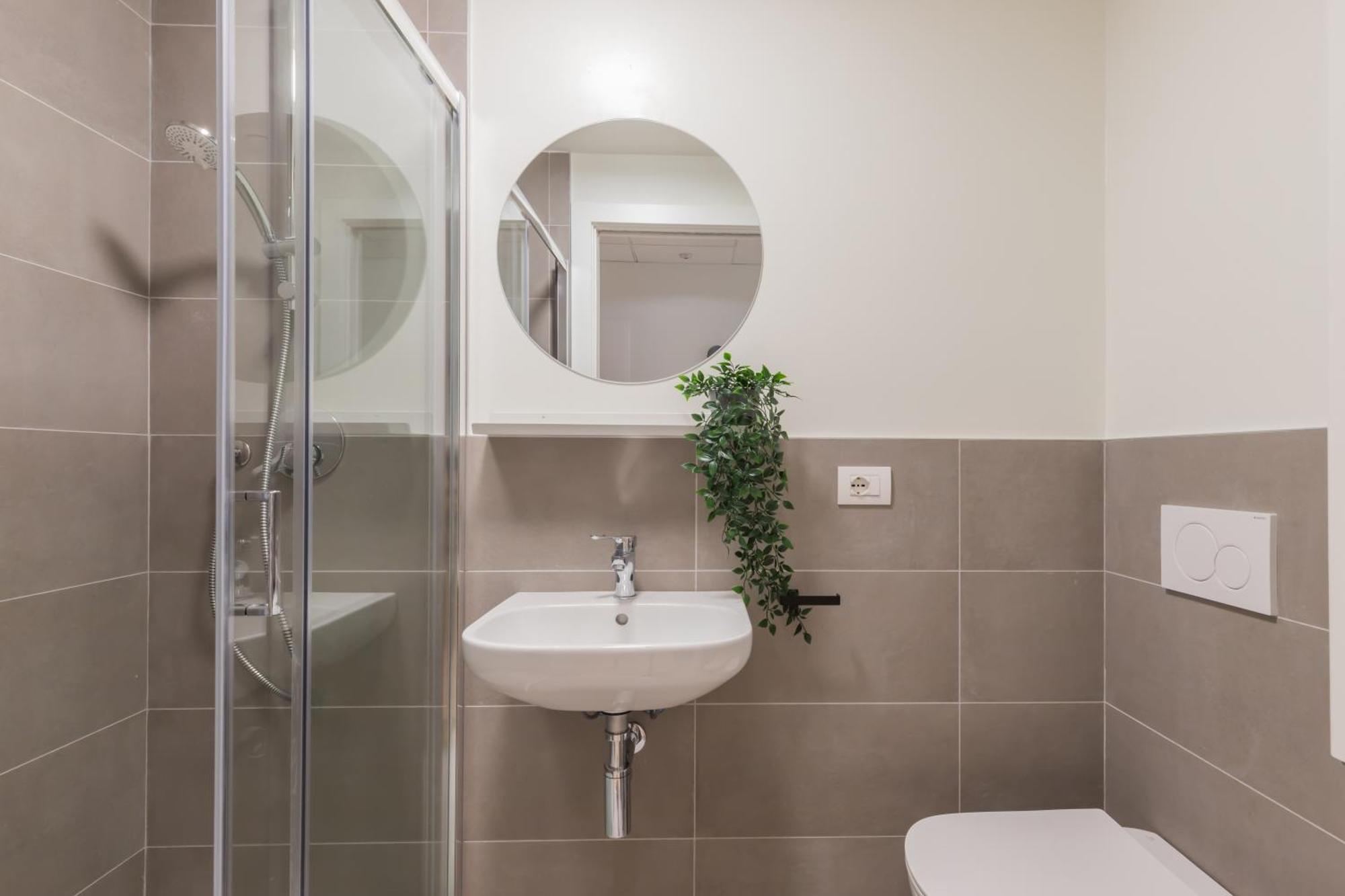 Well-Located Campus Rooms Near City Park 밀라노 외부 사진